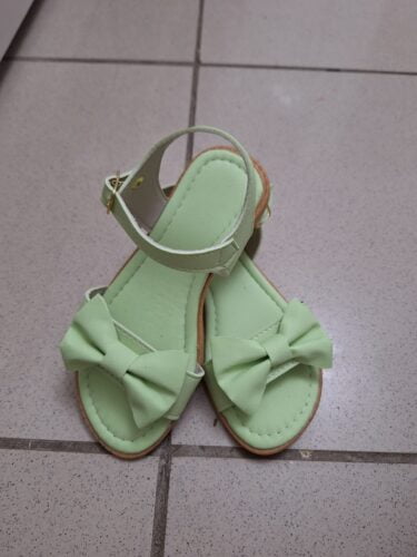 Sandália Infantil Chic - Design Delicado Verde Menta - Conforto com Fivela e Alças Ajustáveis photo review