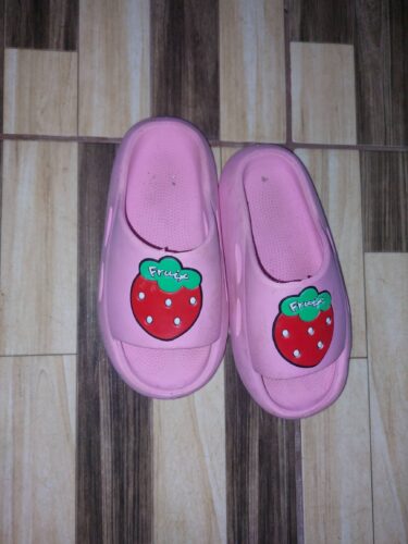 Chinelo Infantil Divertido - Confortável e Antiderrapante - Coleção Frutas photo review