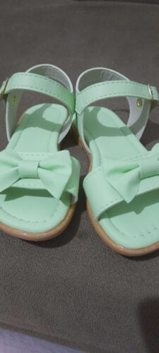 Sandália Infantil Chic - Design Delicado Verde Menta - Conforto com Fivela e Alças Ajustáveis photo review