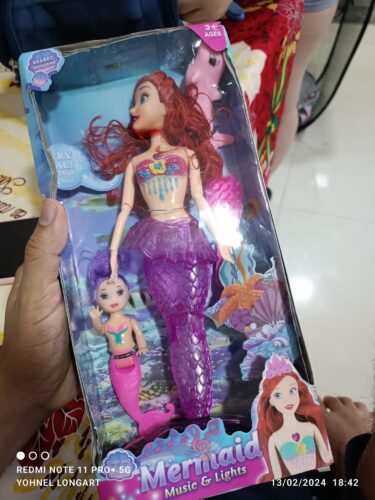 Boneca Sereia Encantadora - Canta e Brilha - Ideal para Meninas photo review